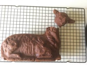 linda lamb effort Griswold cake mold vintage antique cast iron sheep beheaded head off baking 