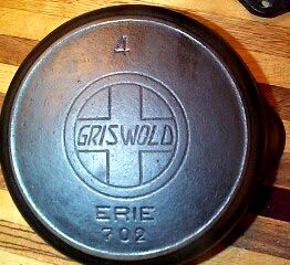 griswold erie slant italic logo skillet pan pot cast iron old antique vintage 