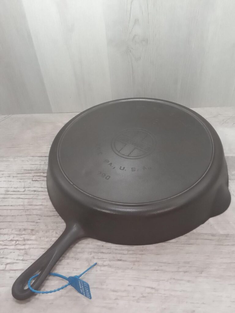 griswold vintage cast iron erie pa usa 720 heat ring skillet frying pan fryer fry italic slant logo trademark price value sold for how much 13 griswald