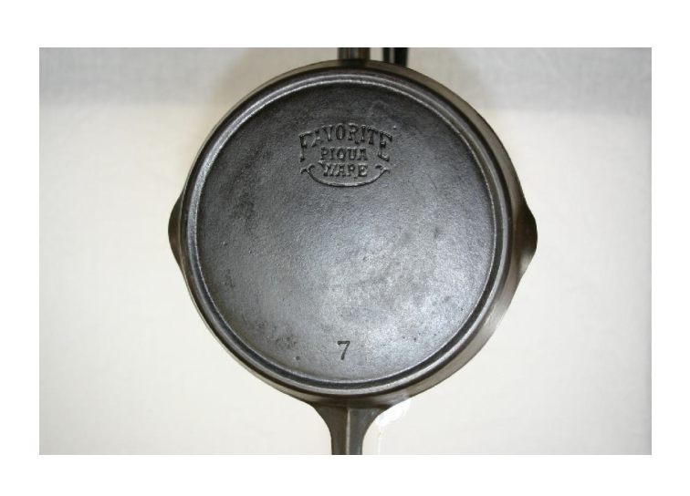 VTG Lodge #8 Cast Iron Skillet & VTG C-8 Wagner Glass Lid