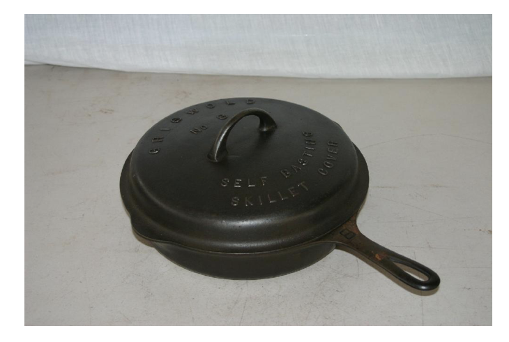 VTG Lodge #8 Cast Iron Skillet & VTG C-8 Wagner Glass Lid