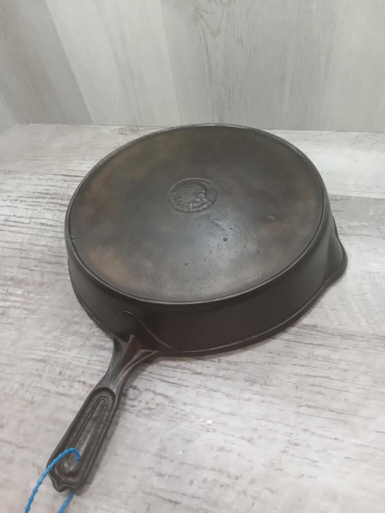 Sold at Auction: VINTAGE CAST IRON BUNDT PAN