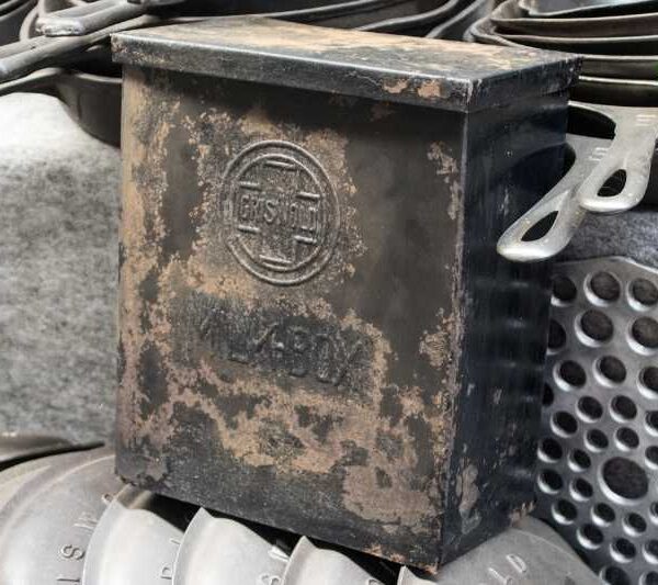 o'neil collection vintage antique griswold griswald milk box collect large block logo