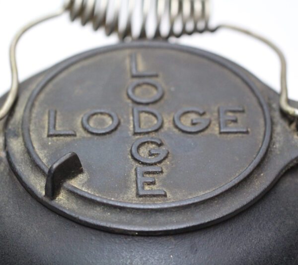 Antique Vintage Lodge Cast Iron Tea Kettle Teakettle O'Neil museum cover lid