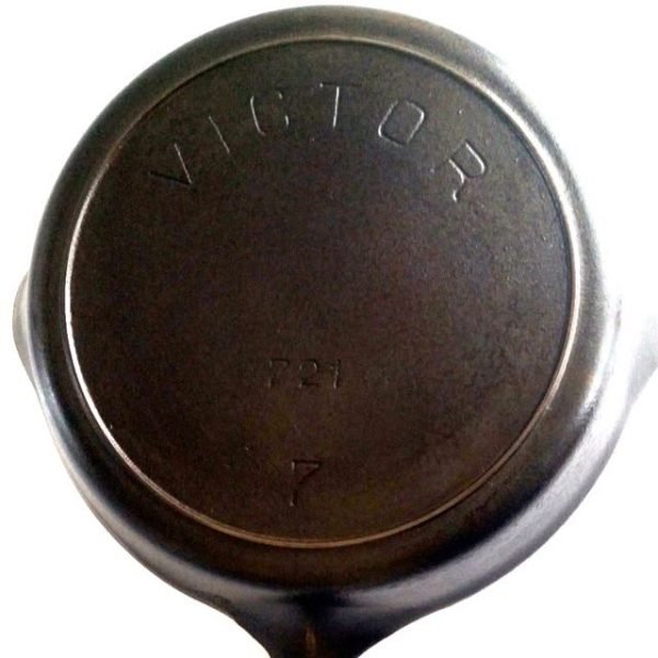 Vintage Victor by Griswold #9 Cast Iron Skillet Fully Marked Erie