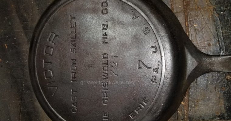 griswold fully marked vintage cast iron skillet no 7 pattern no 721. 