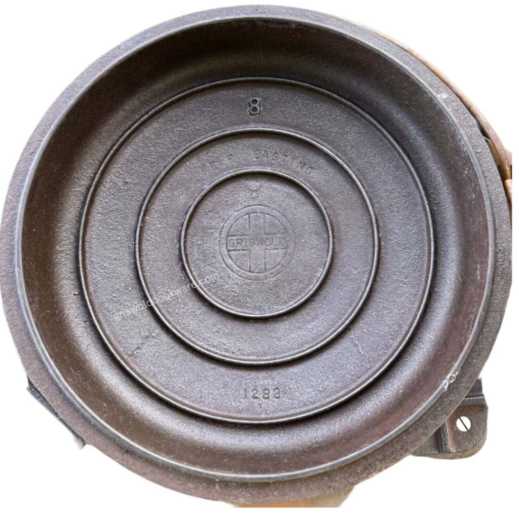 griswold vintage cast iron dutch oven cover lid small logo 8 self basting 1282 plain dome 